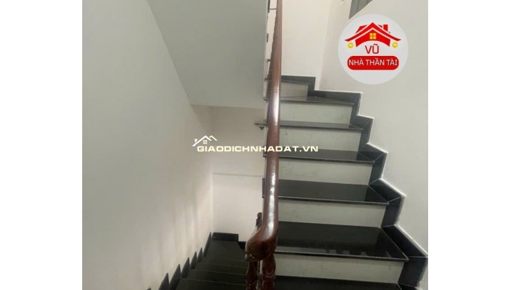 Bán nhà đẹp Măt Tiền Q.4, Gần Tân Vĩnh, 5,2m x 10m, 4 tầng, Giá nhỉnh 8 tỷ.